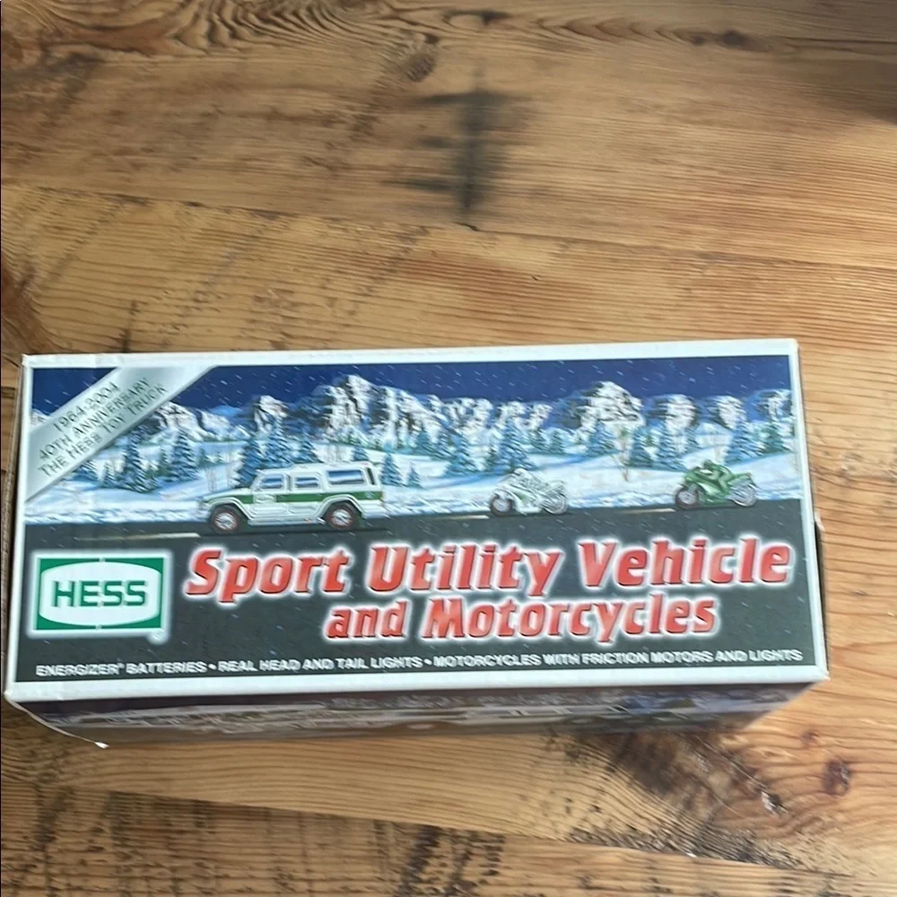 Sport Utility Vehicle and Motorcycles Toy Set - Green and White 2004